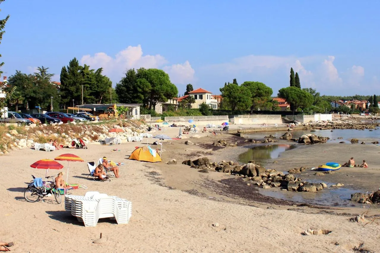 Apartments With A Parking Space Zambratija, Umag - 20423 Savudrija 0*,