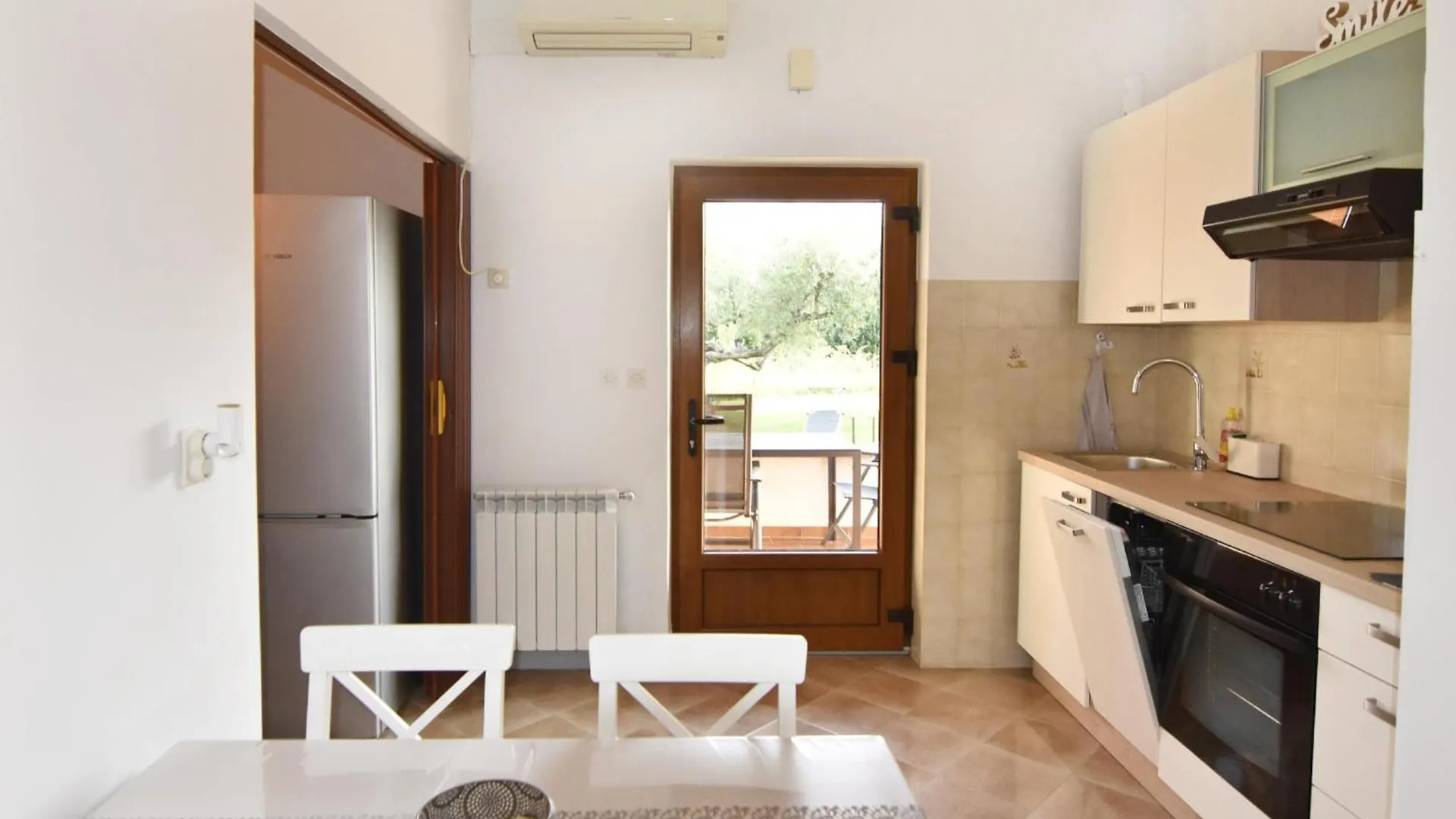 Apartments With A Parking Space Zambratija, Umag - 20423 Savudrija